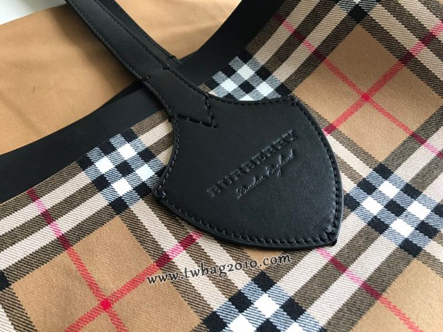 Burberry專門店新款帆布格紋圖案手提購物女包 巴寶莉雙面兩用托特包購物袋 yxb1350